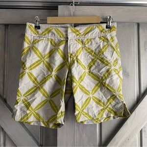 Kavu Women’s Shorts‎ green gray design size 6